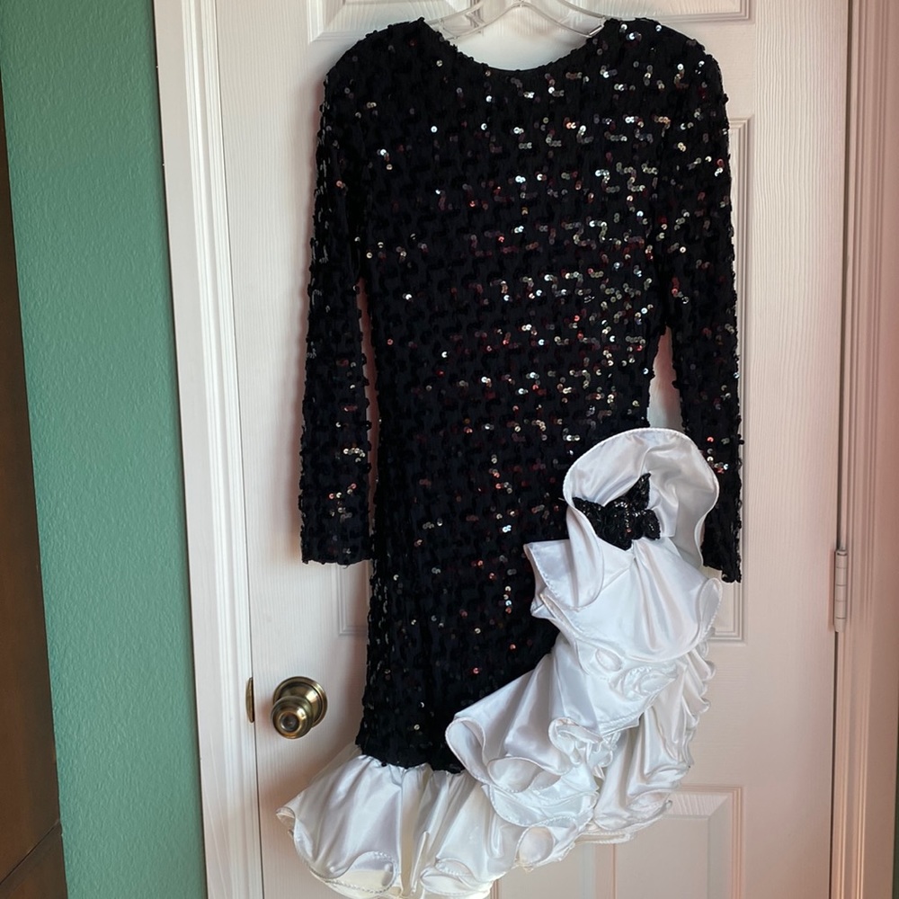 Ladies elegant black and white sequin formal dress,  size 9/10